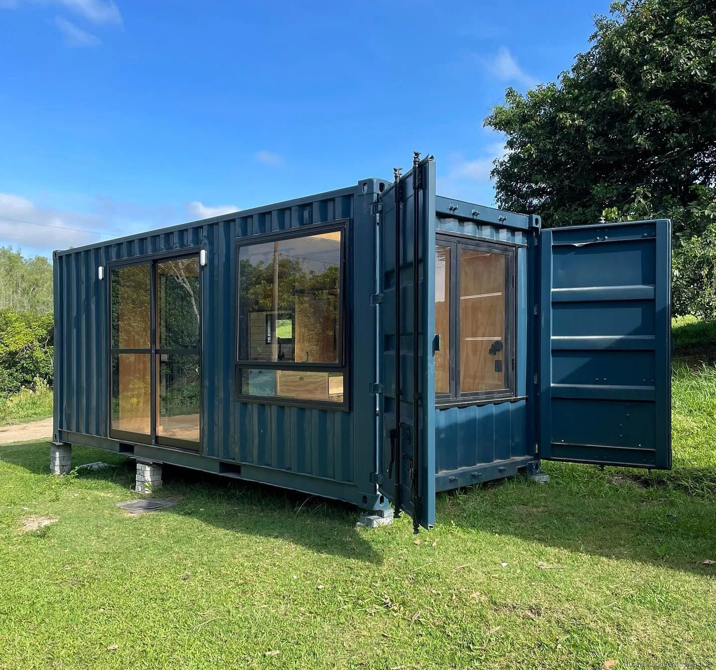 Custom 20ft Cozy Cabin Container House